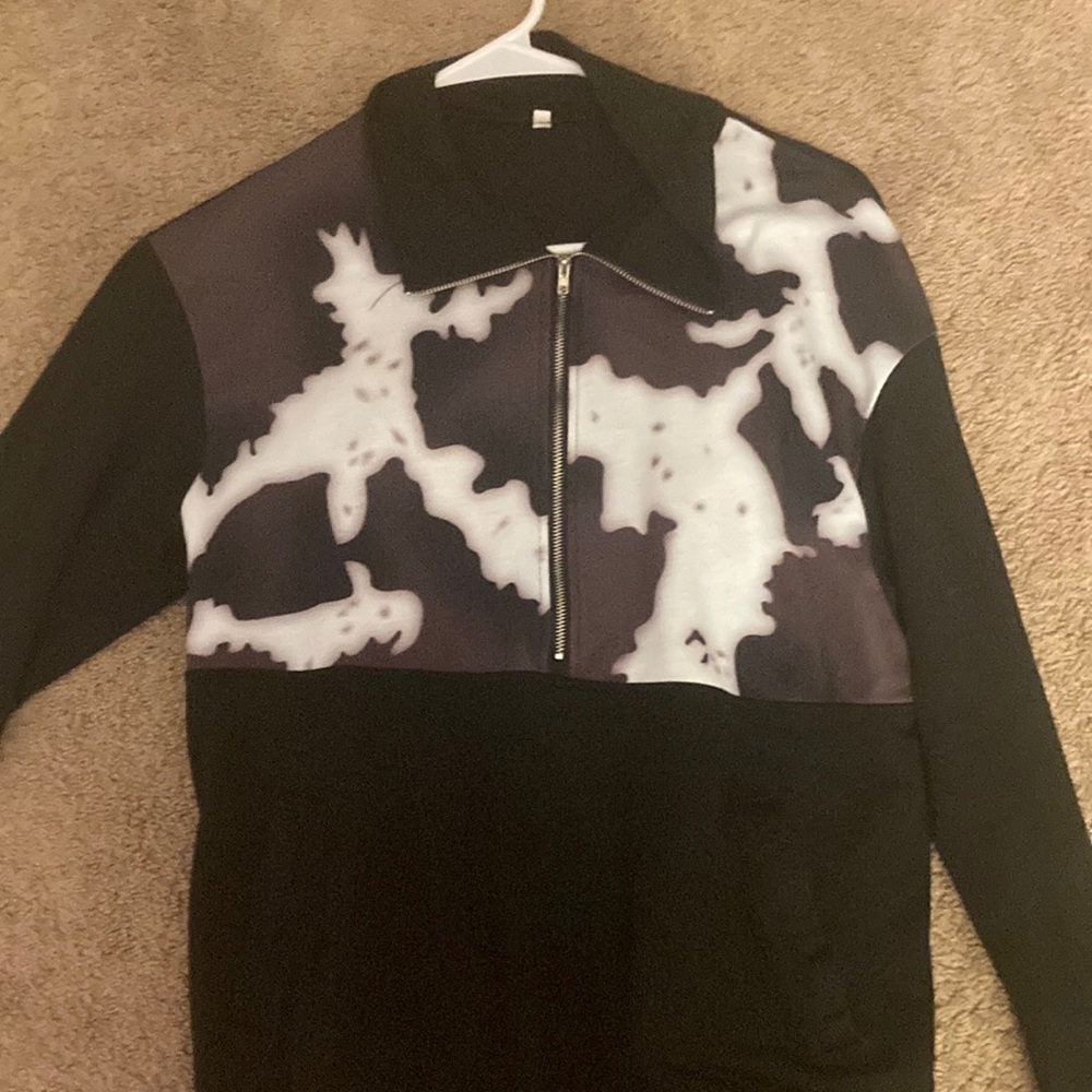 cow print half up zip tee shirt. size S